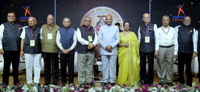 Honourable Former President of India, Shri Ram Nath Kovindji, and Shri S. Gurumurthy, Editor of Thuglak, join distinguished guests and trustees at ARET’s Golden Jubilee celebration