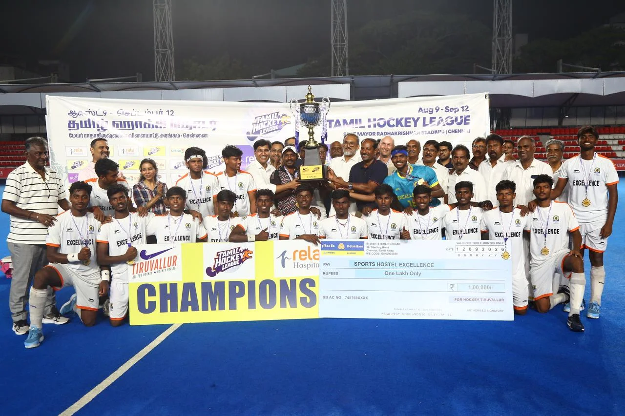 SDAT Sports Hostel of Excellence receiving Rs 1 lakh winners cheque and Champions Trophy at THL 2026 final